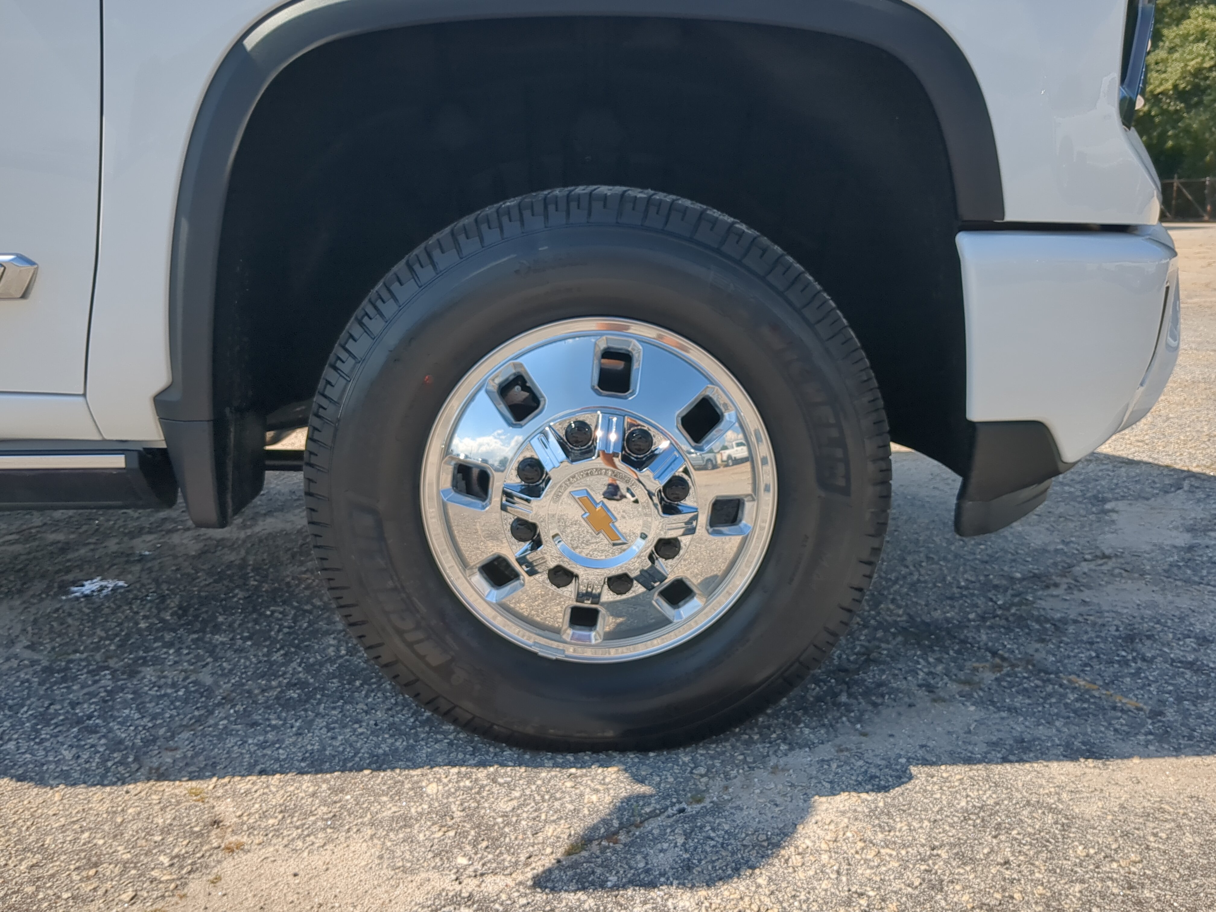 Used 2026 Chevrolet Silverado 3500 High Country w/ High Country Premium Package AWD/4WD image 9