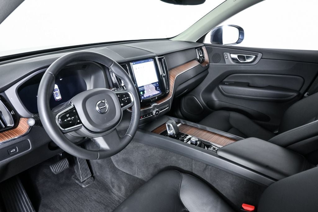 Certified 2023 Volvo XC60 B5 Plus w/ Protection Package AWD/4WD image 6