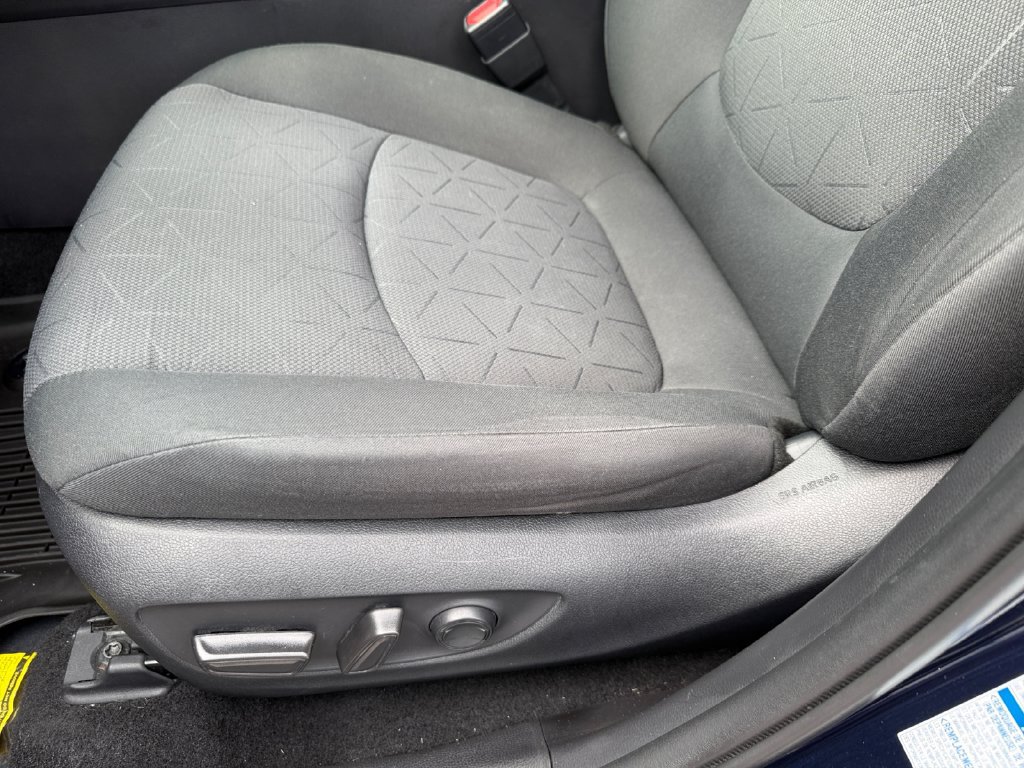 Used 2021 Toyota RAV4 XLE w/ Convenience Package AWD/4WD image 25