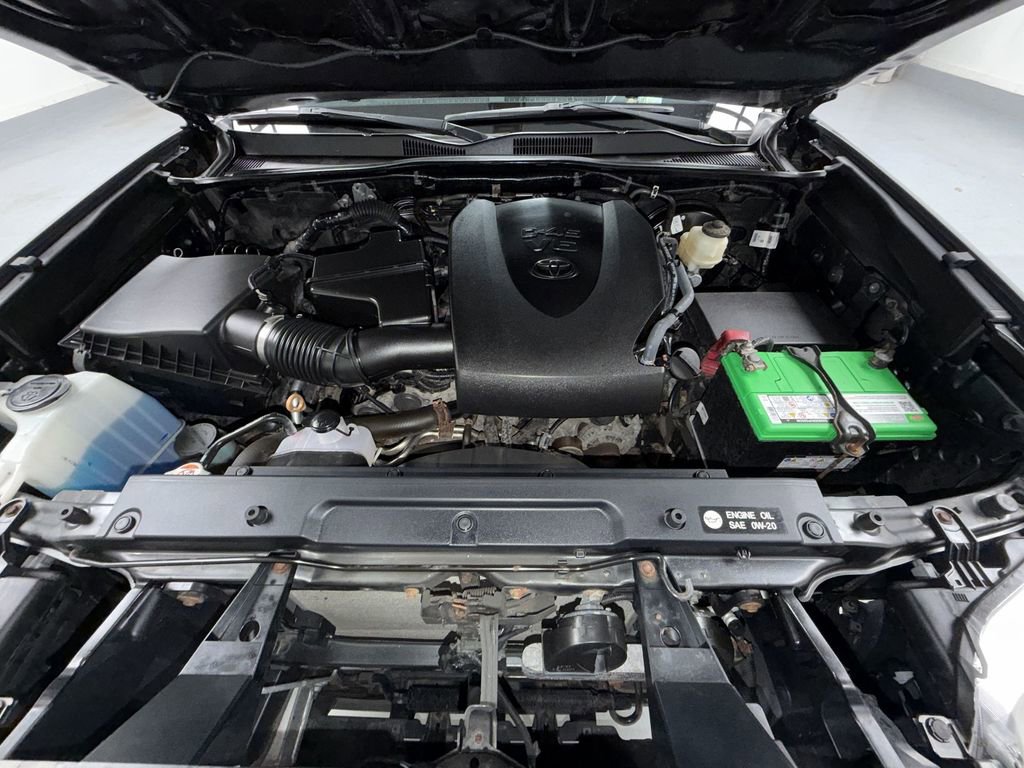 Certified 2018 Toyota Tacoma Limited AWD/4WD image 16