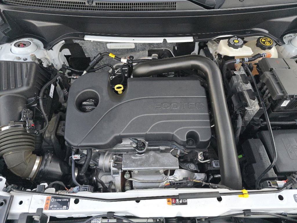 Used 2023 GMC Terrain SLE w/ Driver Convenience Package image 11