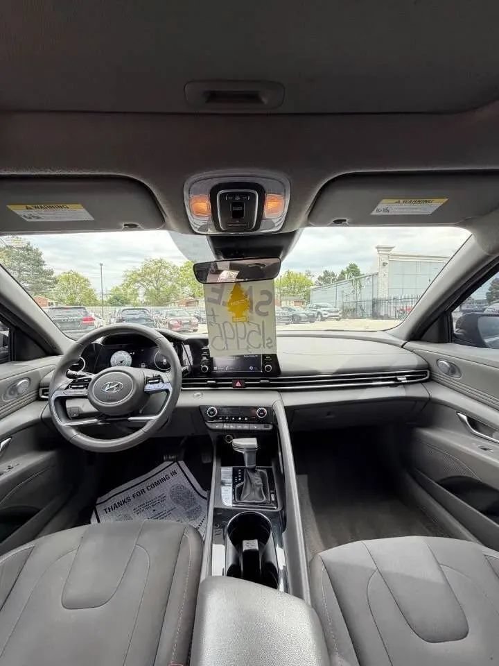 Used 2021 Hyundai Elantra SEL w/ Convenience + Premium Package FWD image 12