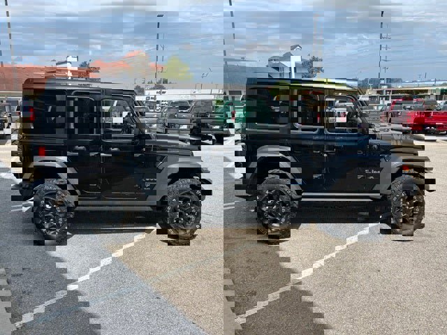 Used 2023 Jeep Wrangler Unlimited image 7