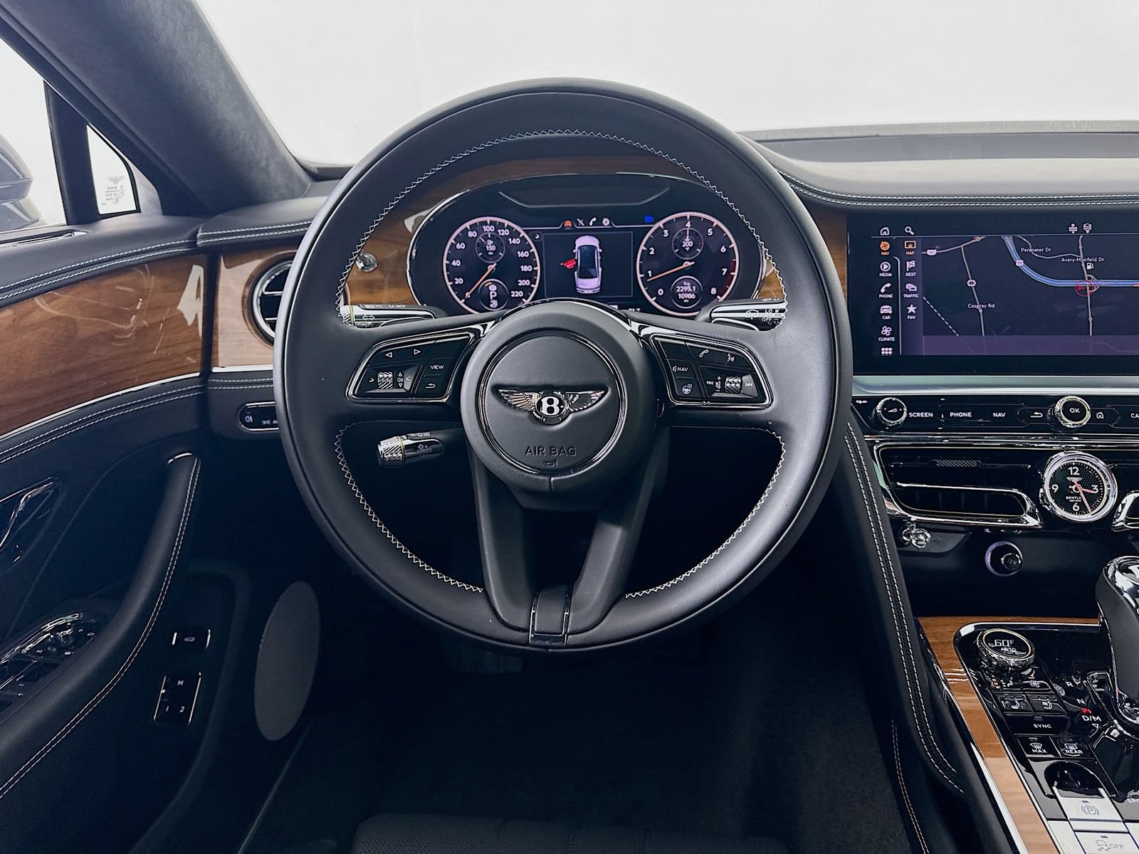 Used 2022 Bentley Flying Spur V8 AWD/4WD image 16