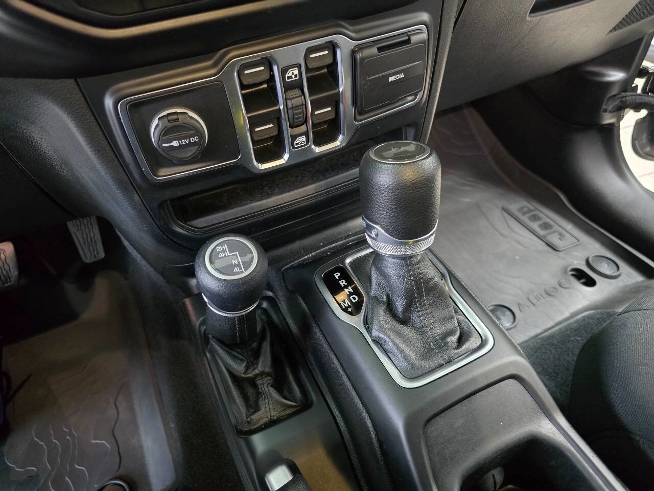 Used 2022 Jeep Wrangler Unlimited Sport image 35