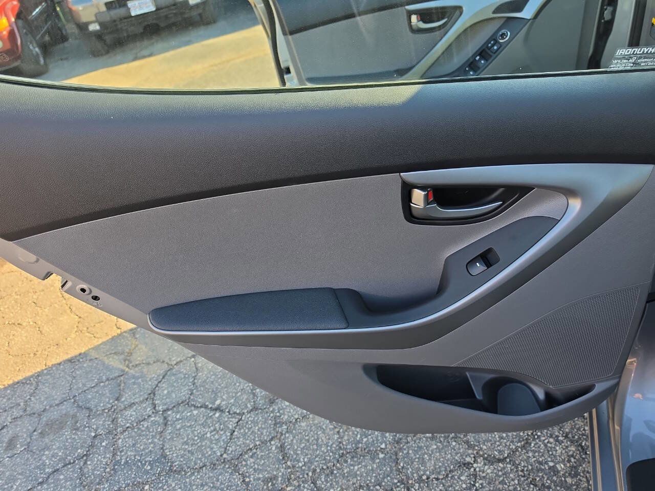 Used 2015 Hyundai Elantra SE FWD image 10