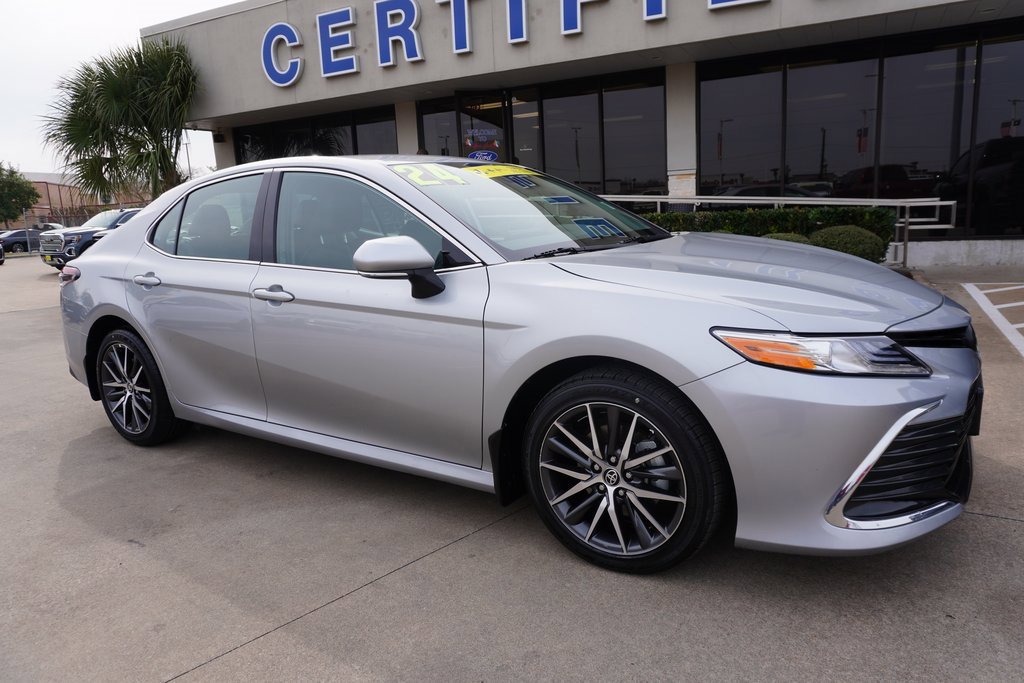 Used 2024 Toyota Camry XLE w/ Cold Weather Package image 1