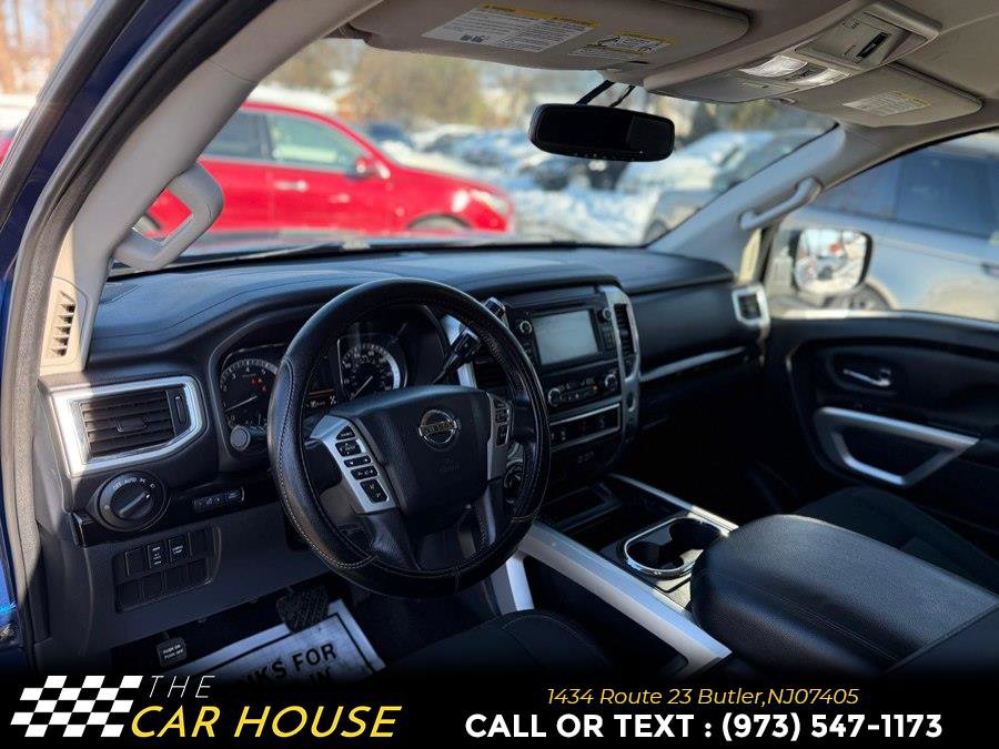 Used 2019 Nissan Titan SV w/ SV Convenience Package image 16