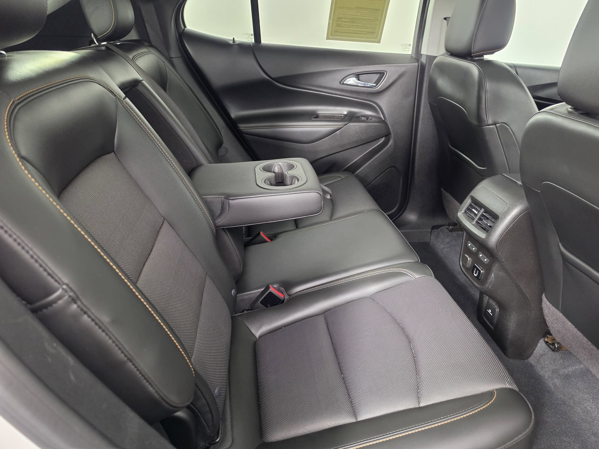 Used 2018 Chevrolet Equinox Premier FWD image 42