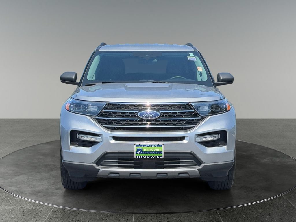 Used 2023 Ford Explorer XLT w/ Equipment Group 202A AWD/4WD image 2