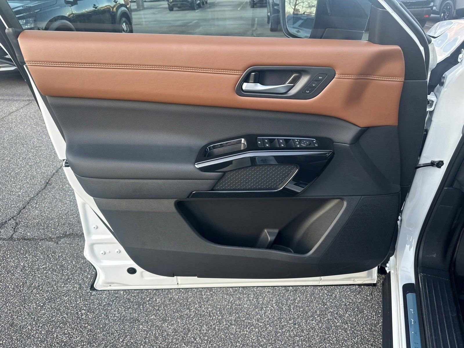 New 2026 Nissan Pathfinder Platinum image 10