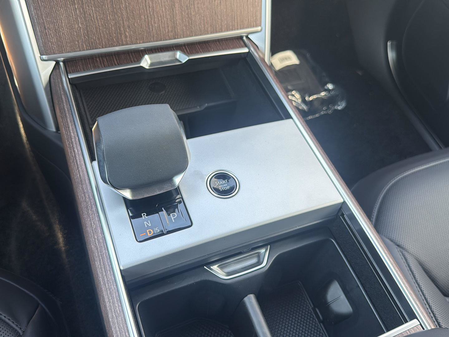 New 2026 Land Rover Range Rover SE AWD/4WD image 33
