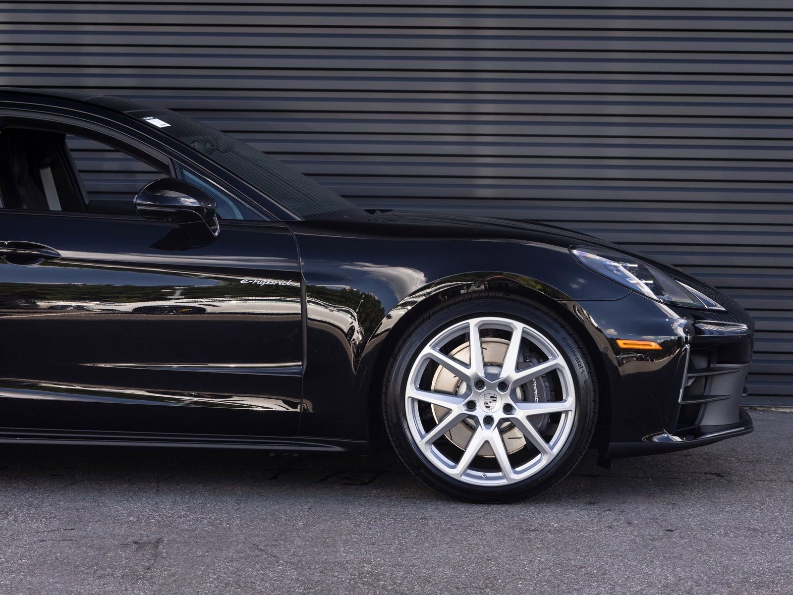 Used 2025 Porsche Panamera 4 image 9