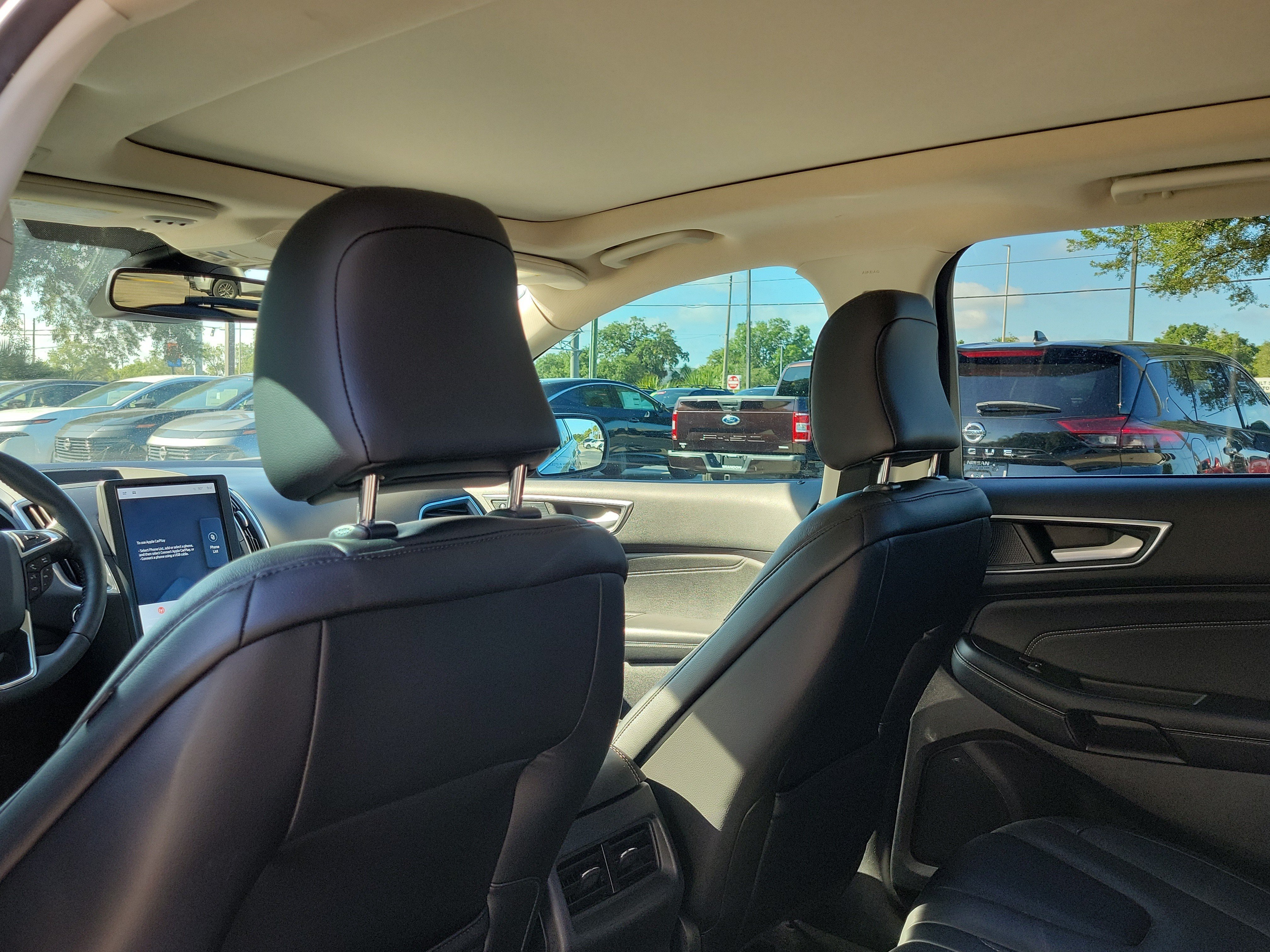 Used 2022 Ford Edge Titanium AWD/4WD image 12