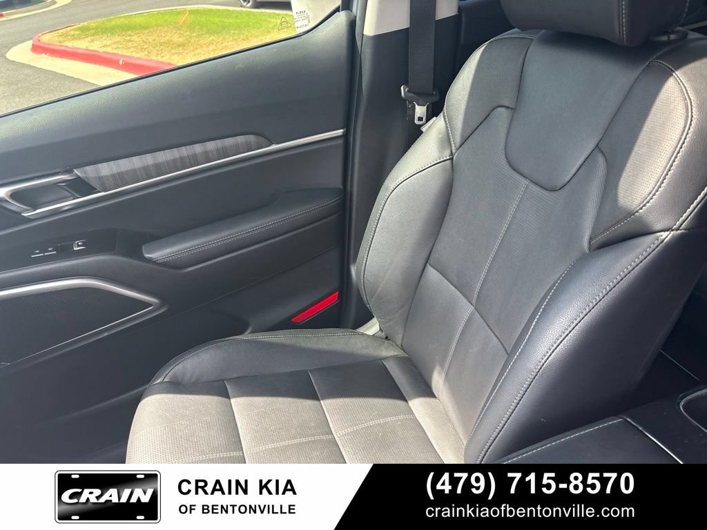 Certified 2023 Kia Telluride EX w/ EX Captain's Chair Package AWD/4WD image 17