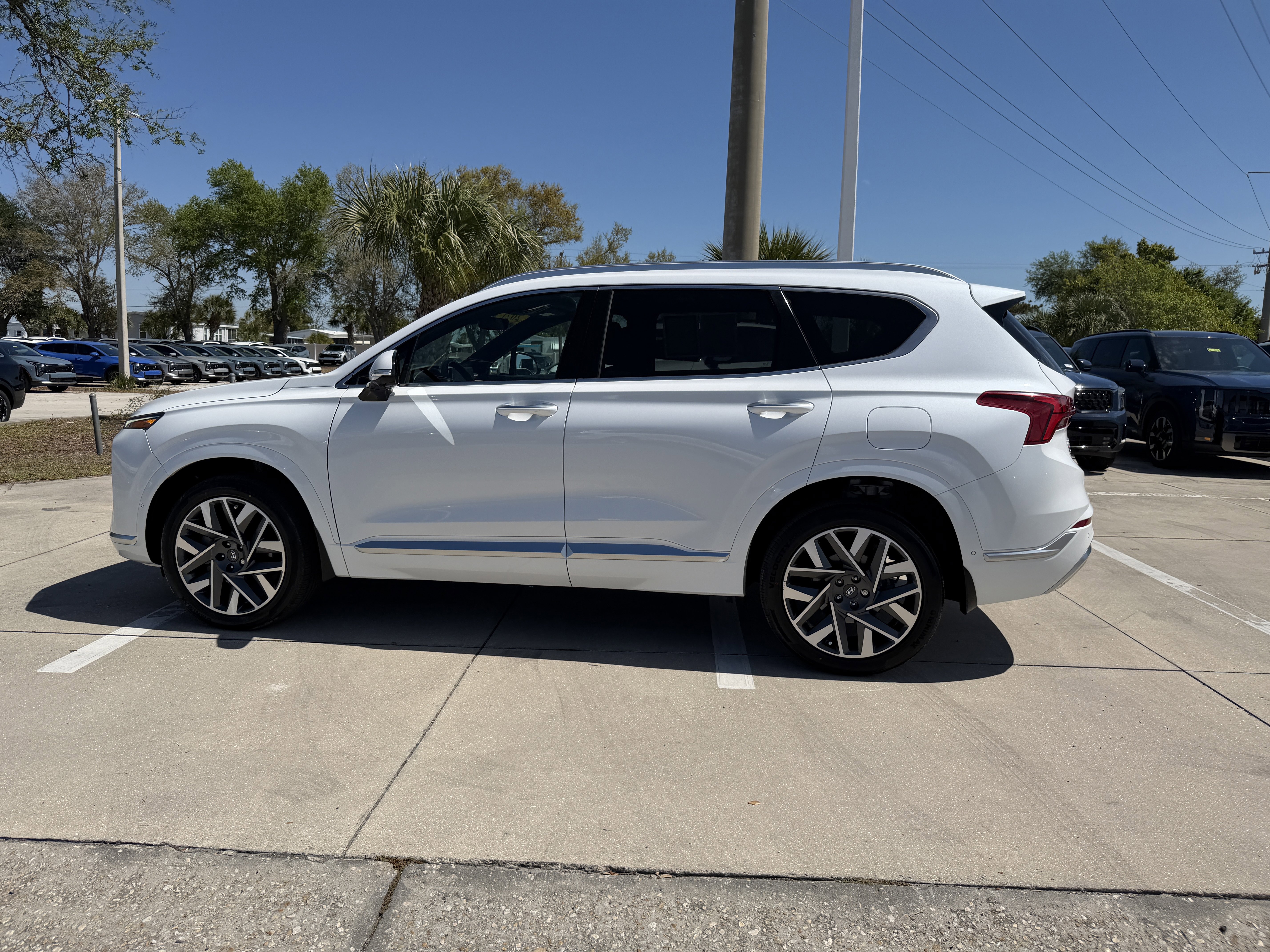 Used 2021 Hyundai Santa Fe Calligraphy AWD/4WD image 6