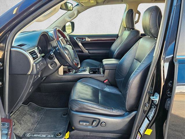 Used 2017 Lexus GX 460 image 17