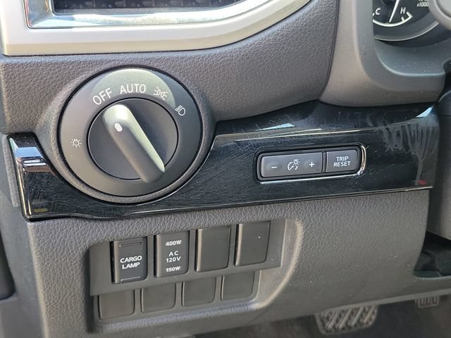 Used 2021 Nissan Titan SV w/ SV Convenience Package AWD/4WD image 22