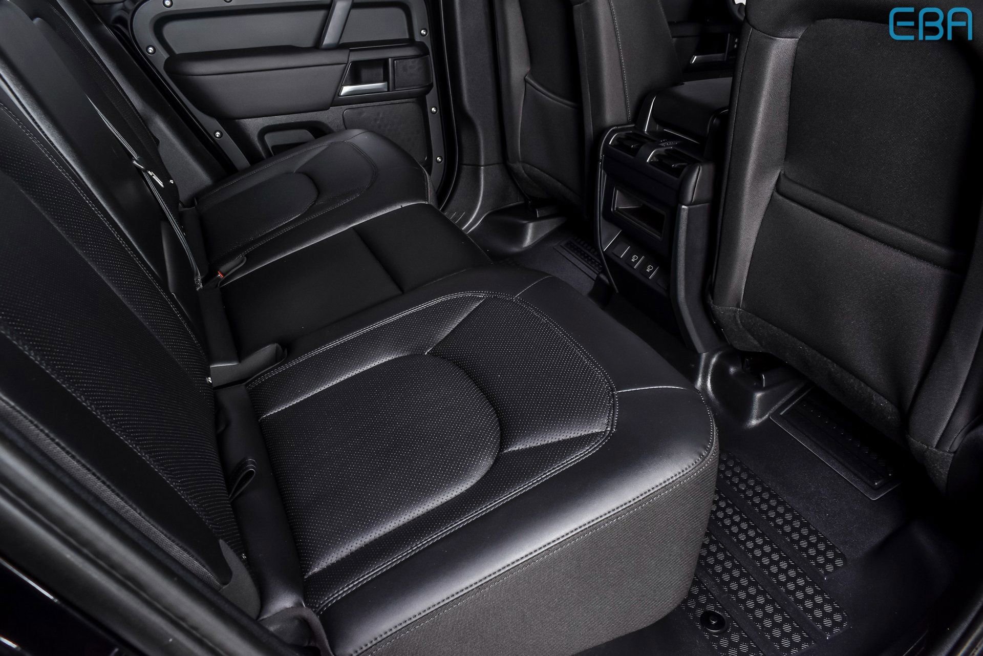 Used 2025 Land Rover Defender 110 S image 21