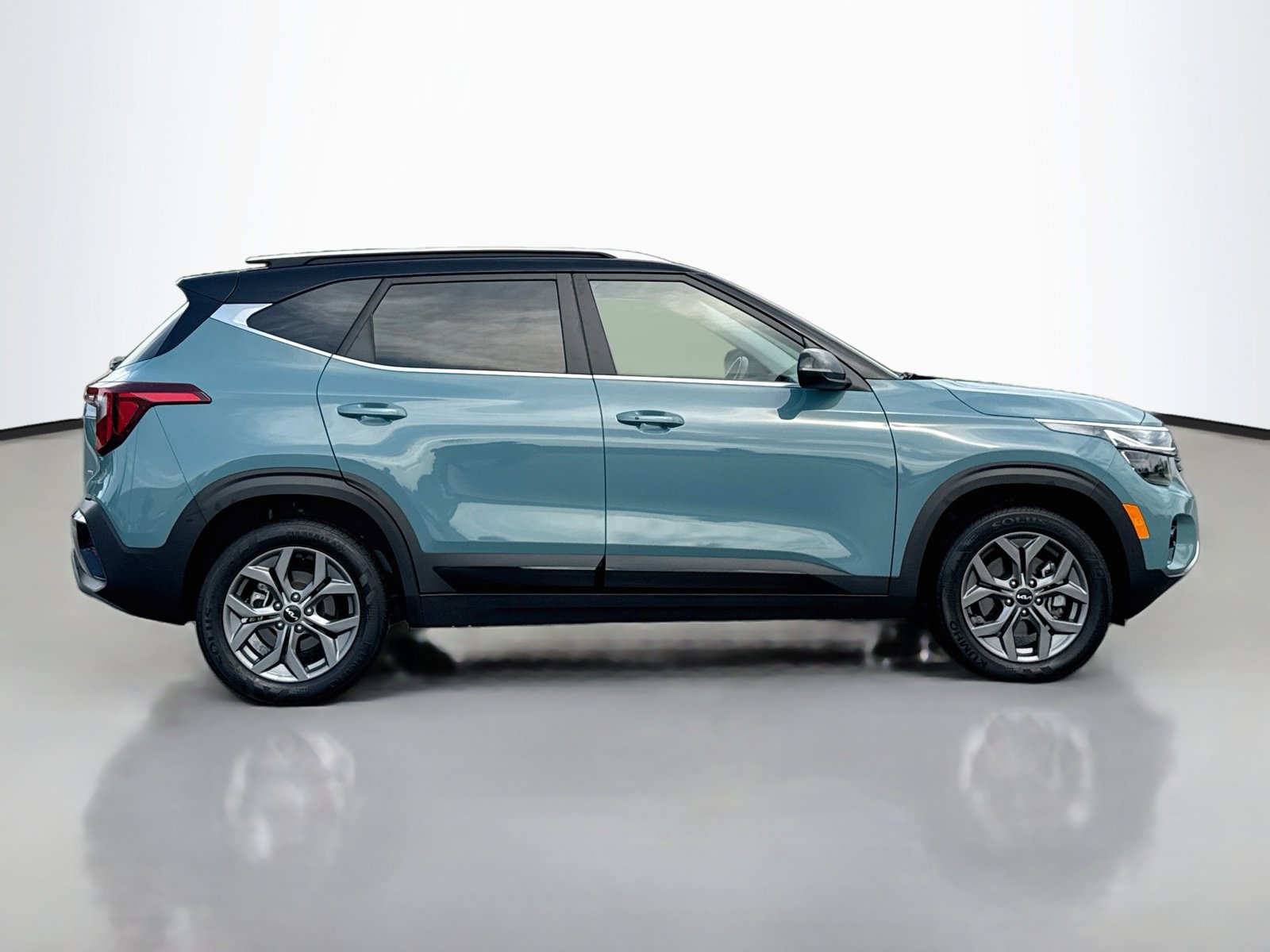 Used 2024 Kia Seltos S AWD/4WD image 8