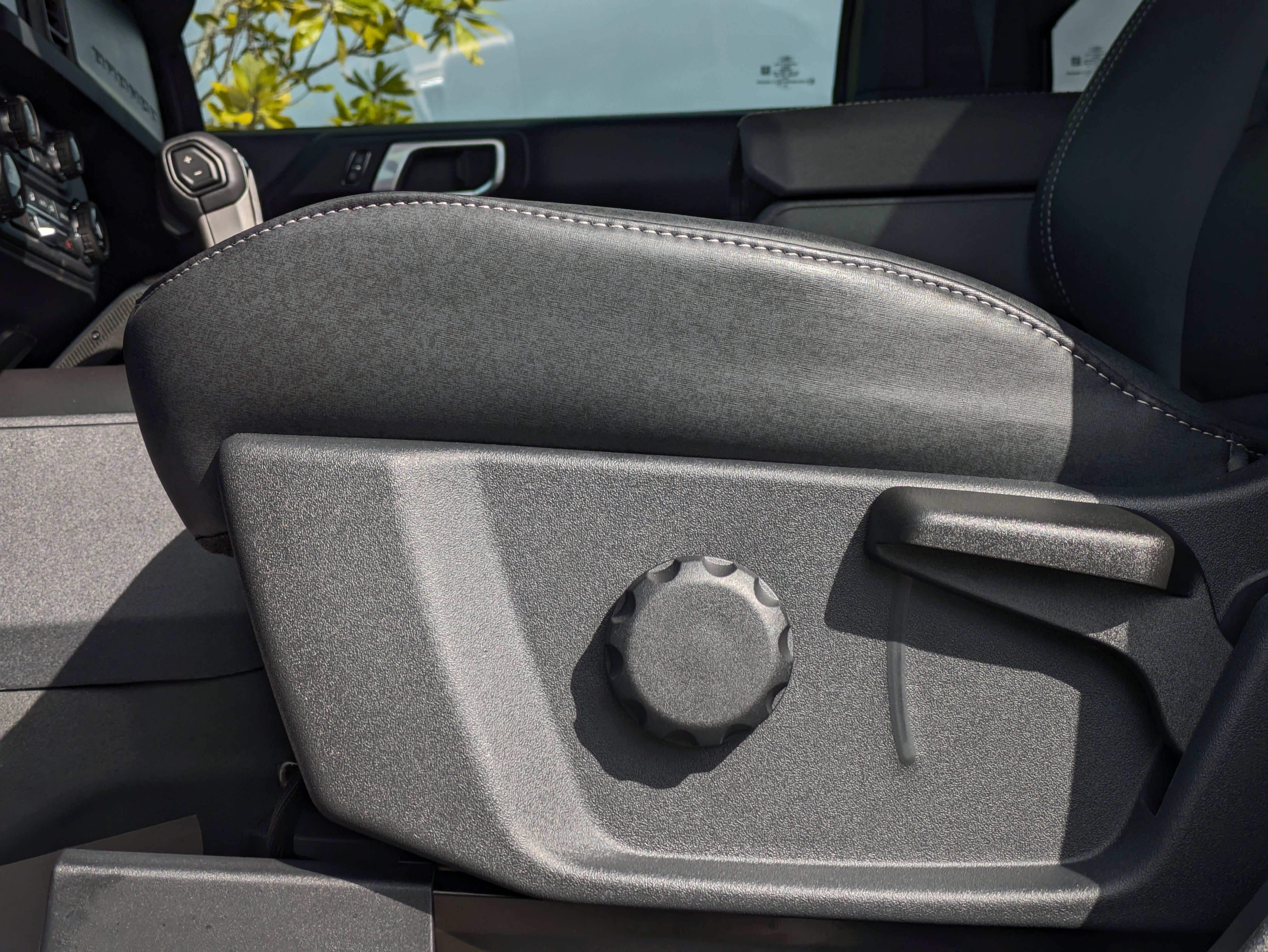 New 2025 Ford Bronco Badlands image 50