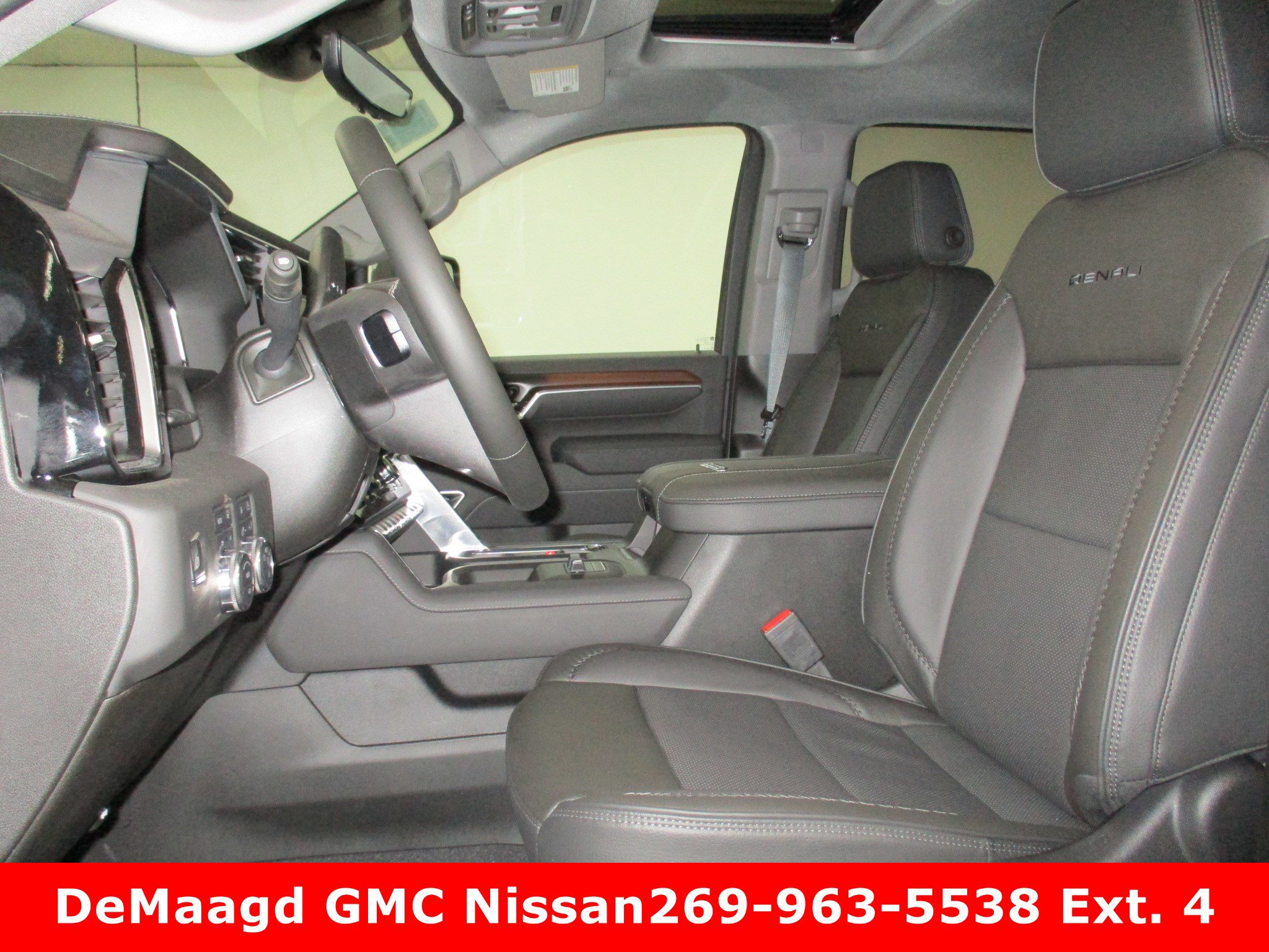 New 2025 GMC Sierra 2500 Denali w/ Technology Package image 17