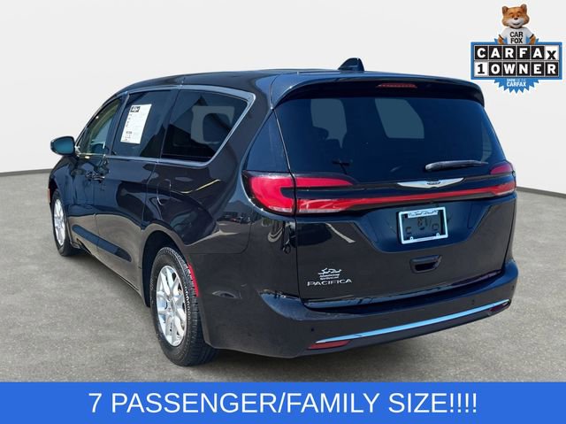 Used 2023 Chrysler Pacifica Touring-L FWD image 7