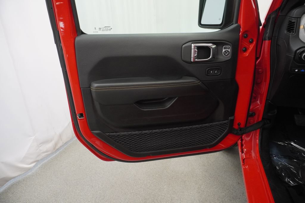 Certified 2025 Jeep Wrangler Unlimited Sahara w/ Safety Group AWD/4WD image 35