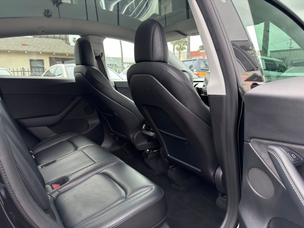 Used 2021 Tesla Model Y Performance image 31