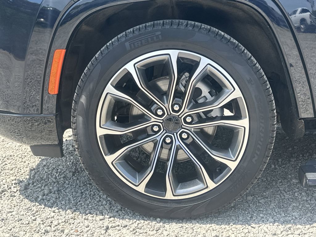 Used 2025 Jeep Grand Wagoneer L Series III w/ Rear Seat Video Group 1 image 11