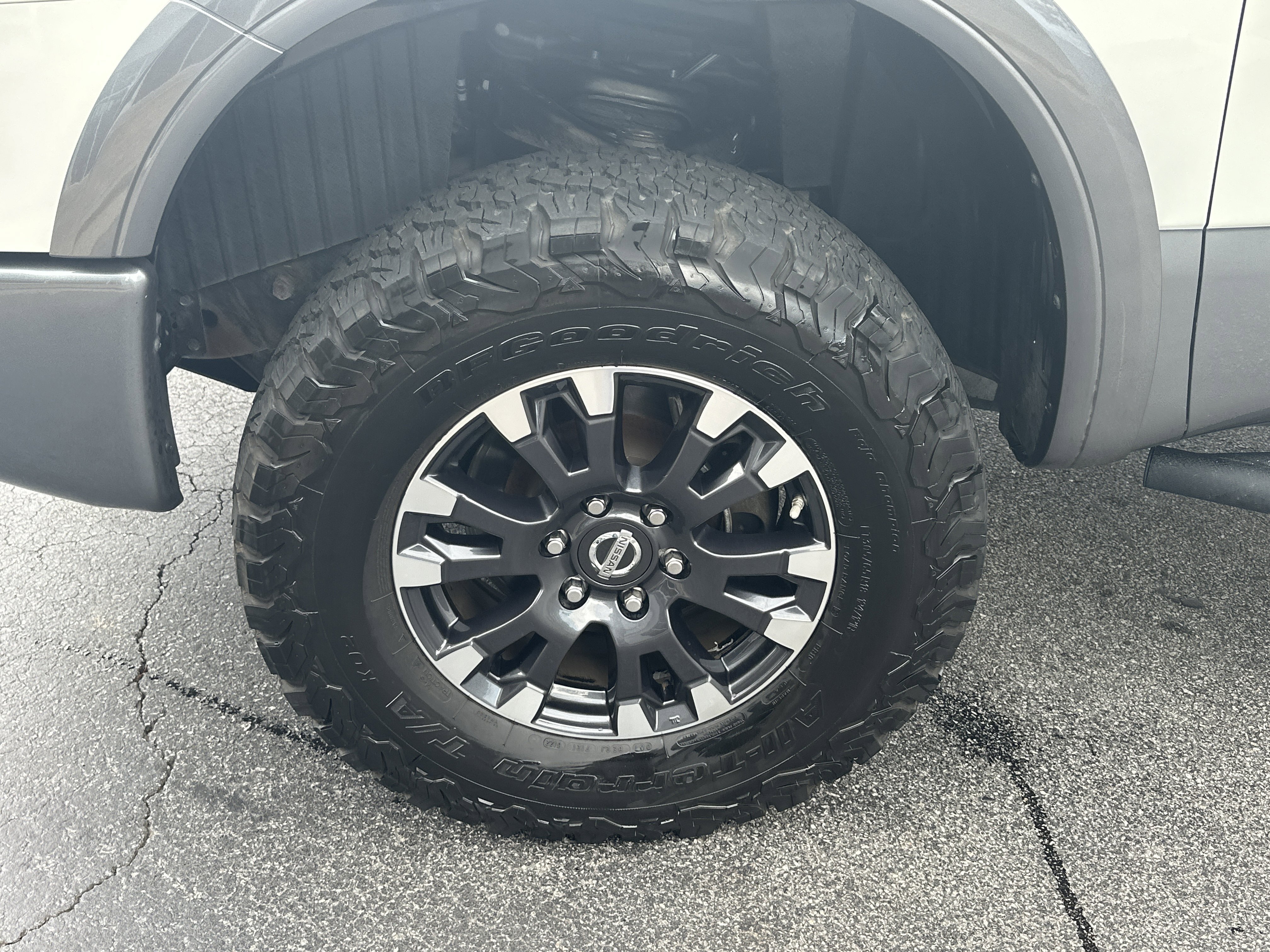 Used 2017 Nissan Titan PRO-4X w/ Pro-4x Convenience Package image 13