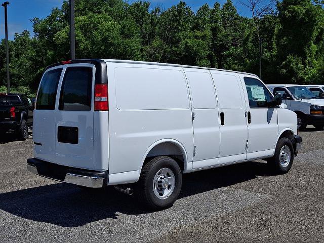 New 2026 Chevrolet Express 2500 w/ Driver Convenience Package RWD image 4