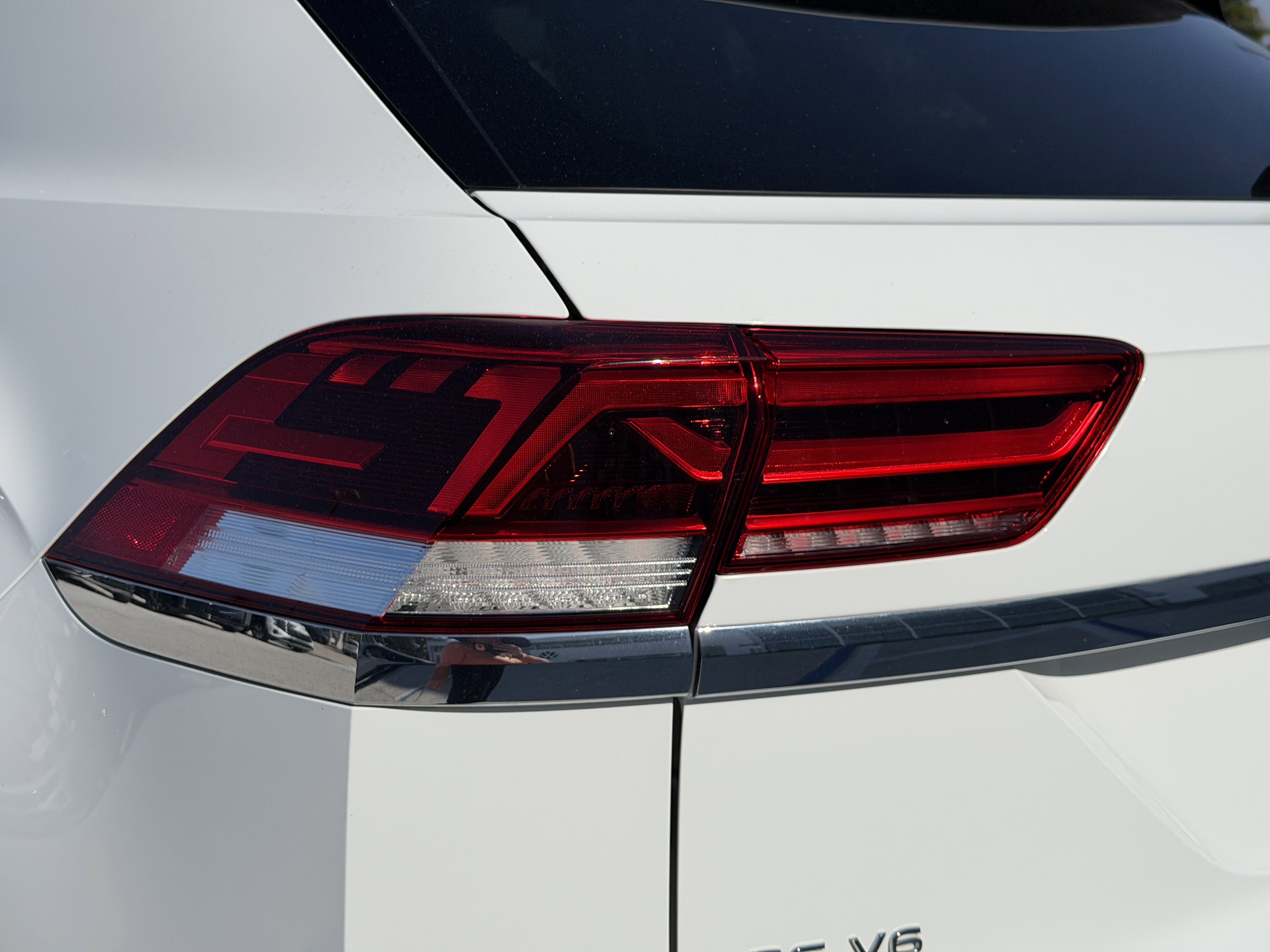 Certified 2023 Volkswagen Atlas Cross Sport SE w/ Panoramic Sunroof Package image 9