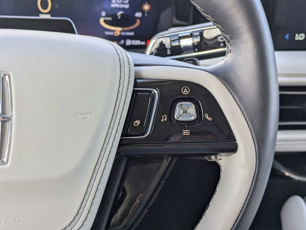 Certified 2026 Lincoln Aviator Reserve w/ Luxury Package RWD image 29
