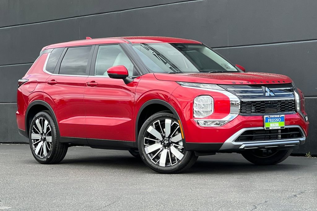 New 2026 Mitsubishi Outlander SE image 3