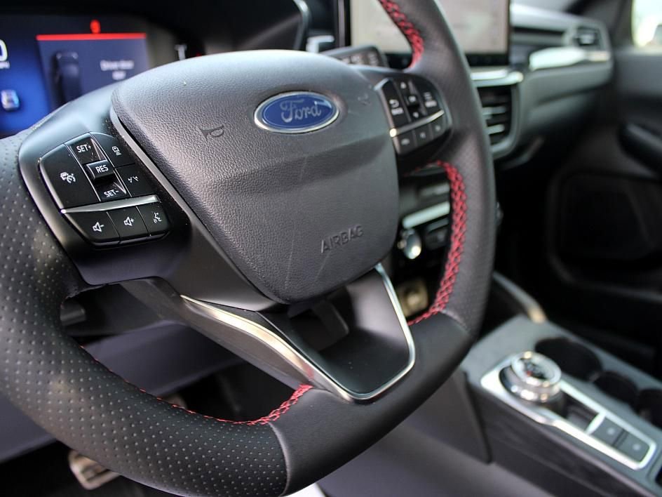 Used 2024 Ford Escape ST-Line w/ Tech Pack #1 image 30