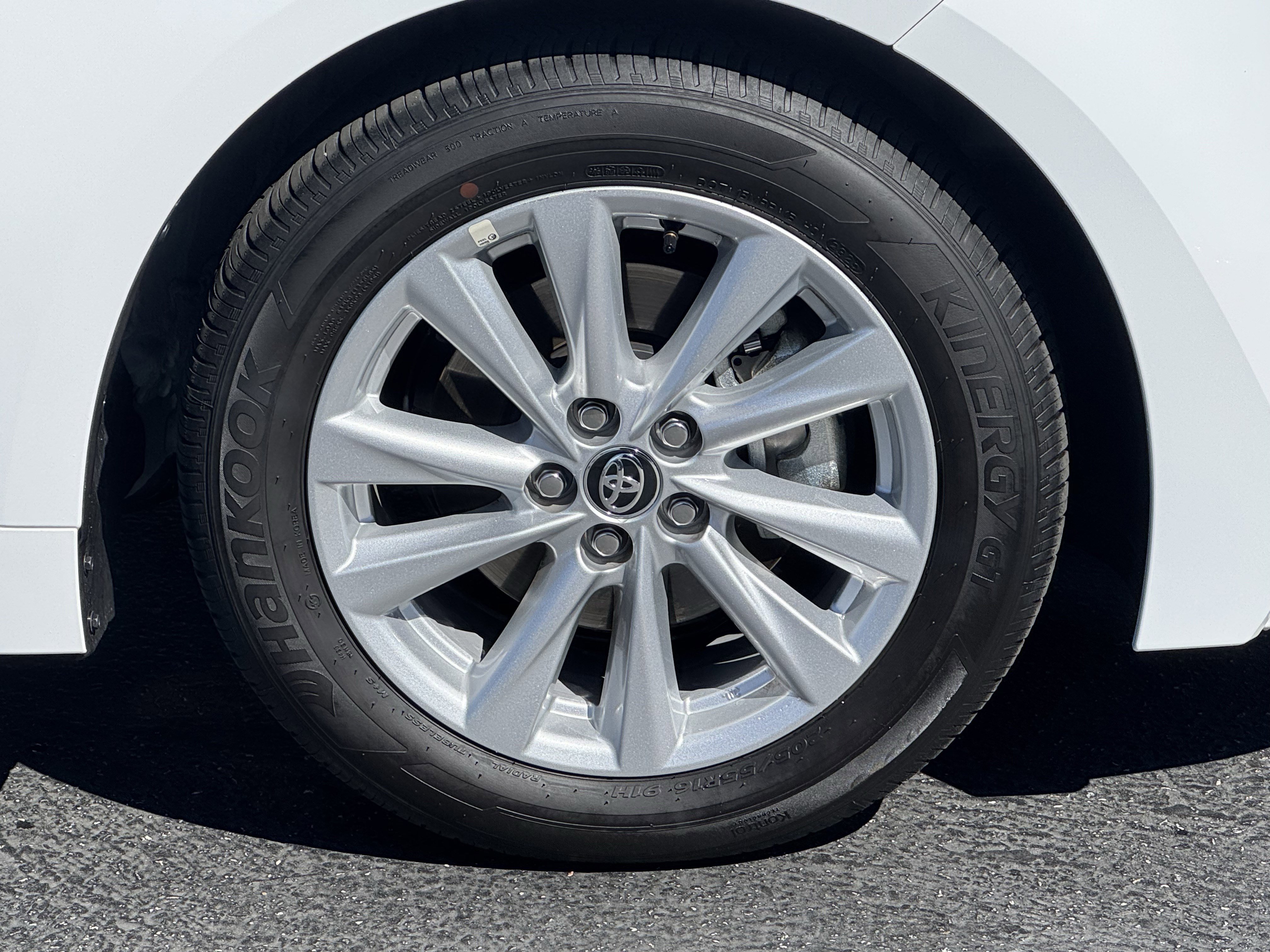 Used 2026 Toyota Corolla LE w/ LE Premium Package image 12