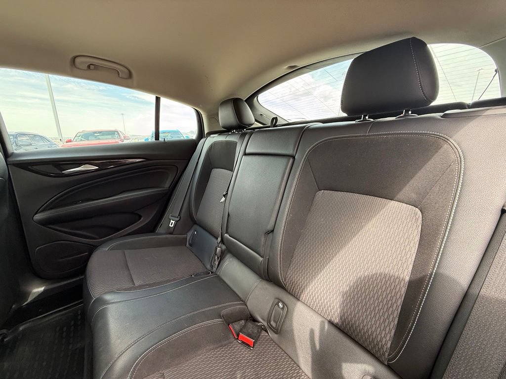 Used 2018 Buick Regal Preferred FWD image 18