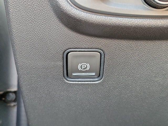 Used 2024 GMC Terrain SLE w/ Driver Convenience Package FWD image 20
