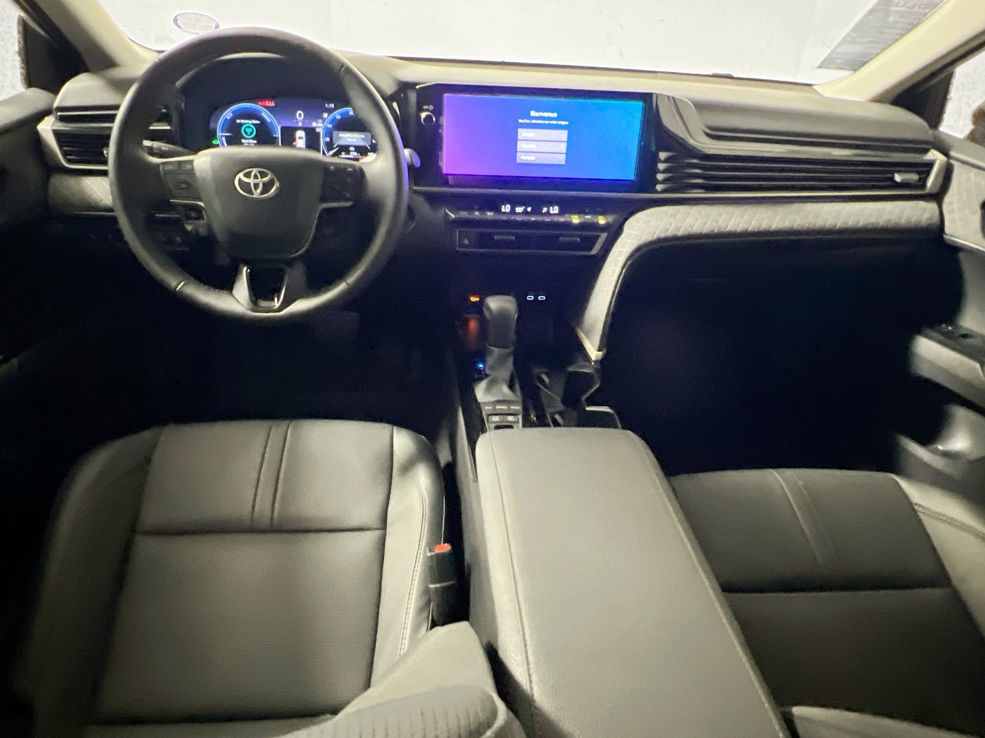 Used 2025 Toyota Camry XLE FWD image 29