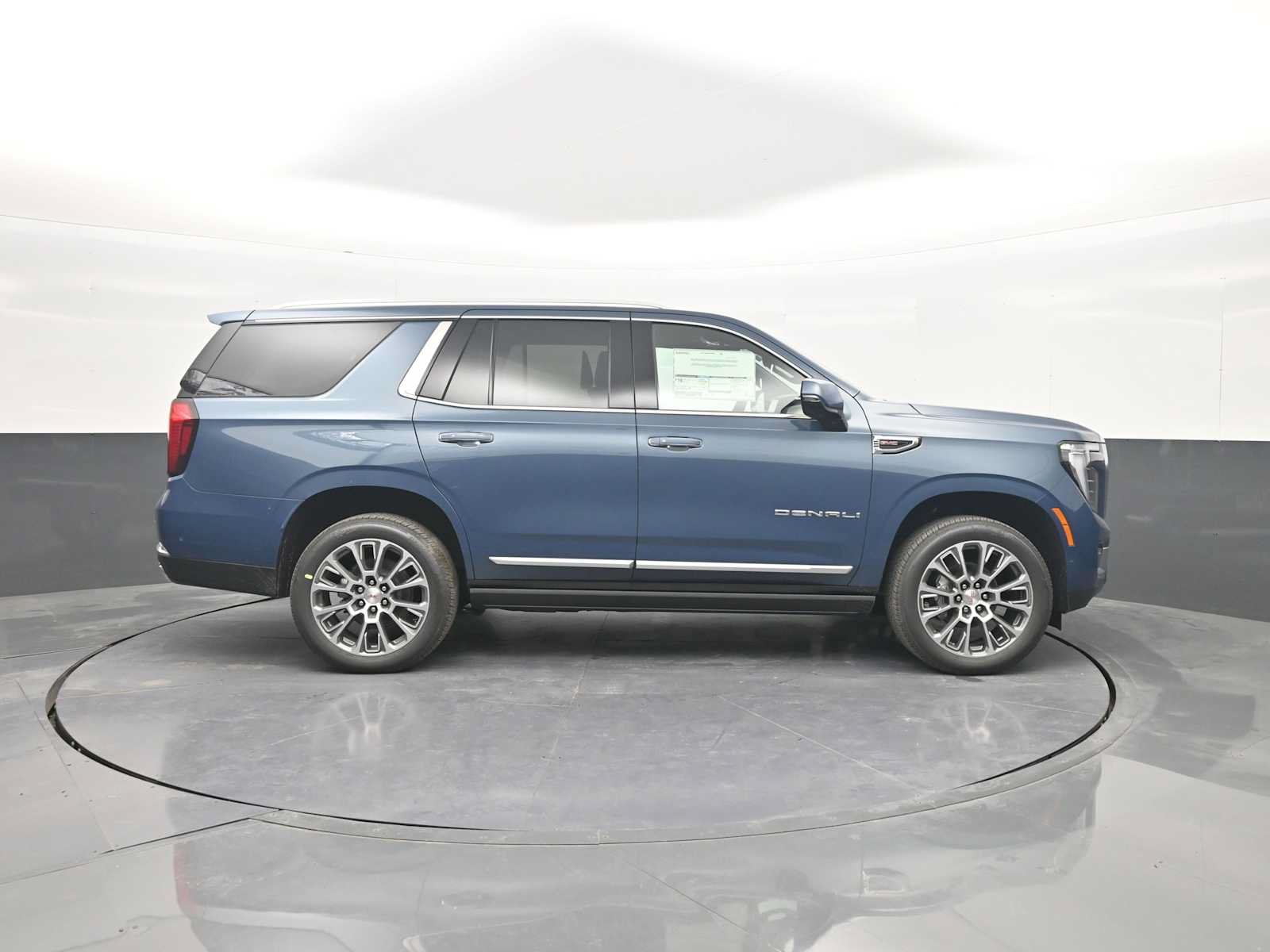 New 2027 GMC Yukon Denali w/ Denali Reserve Package AWD/4WD image 9