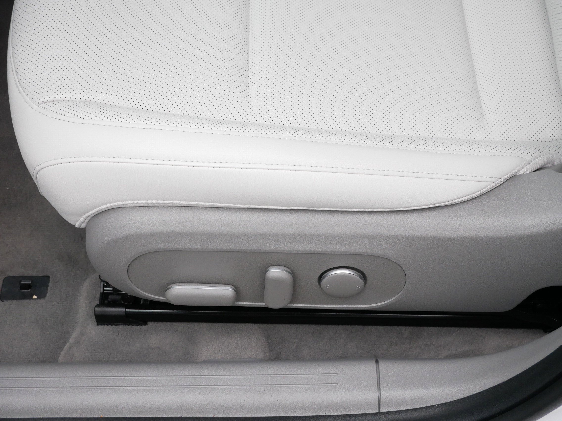 Used 2025 Hyundai Ioniq 6 SEL image 20