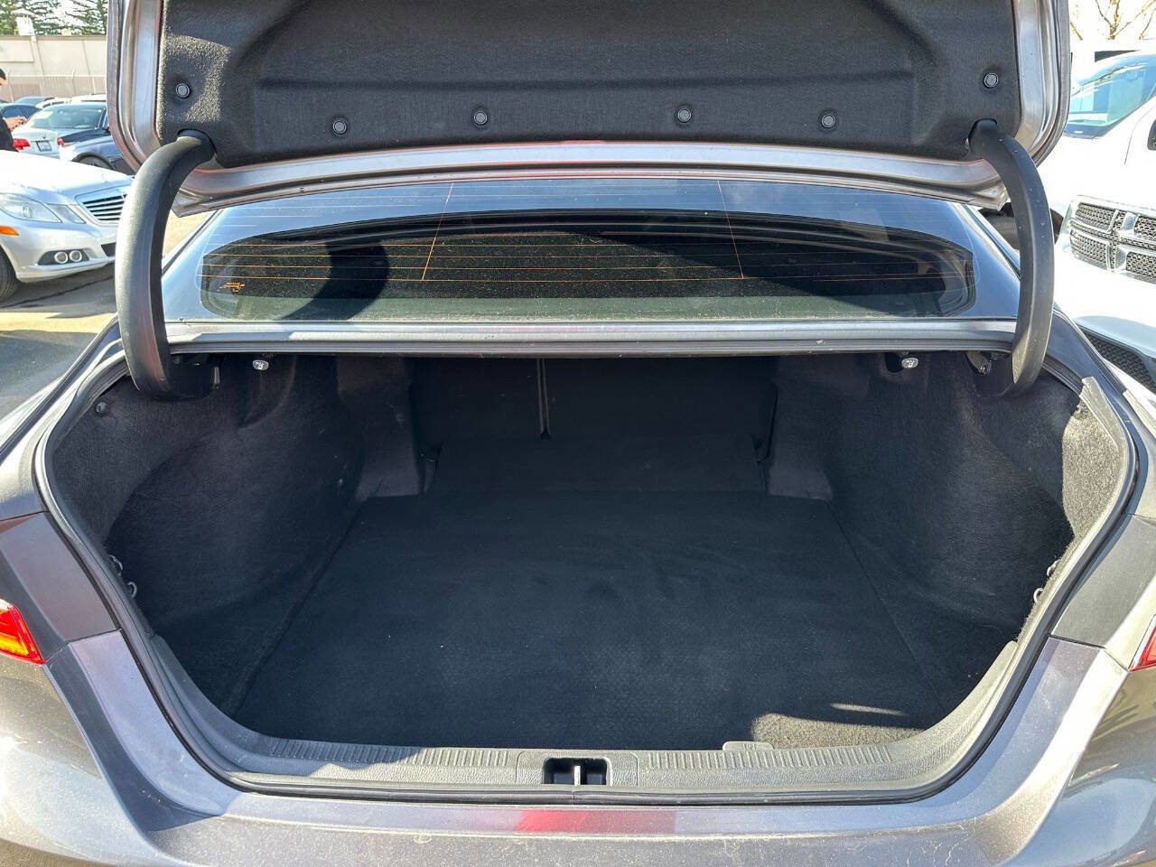 Used 2019 Toyota Camry SE w/ Convenience Package image 18