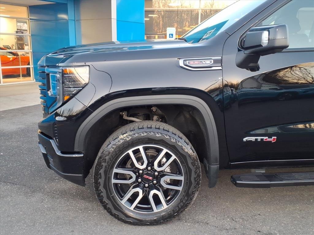 Used 2024 GMC Sierra 1500 AT4 w/ Technology Package image 7