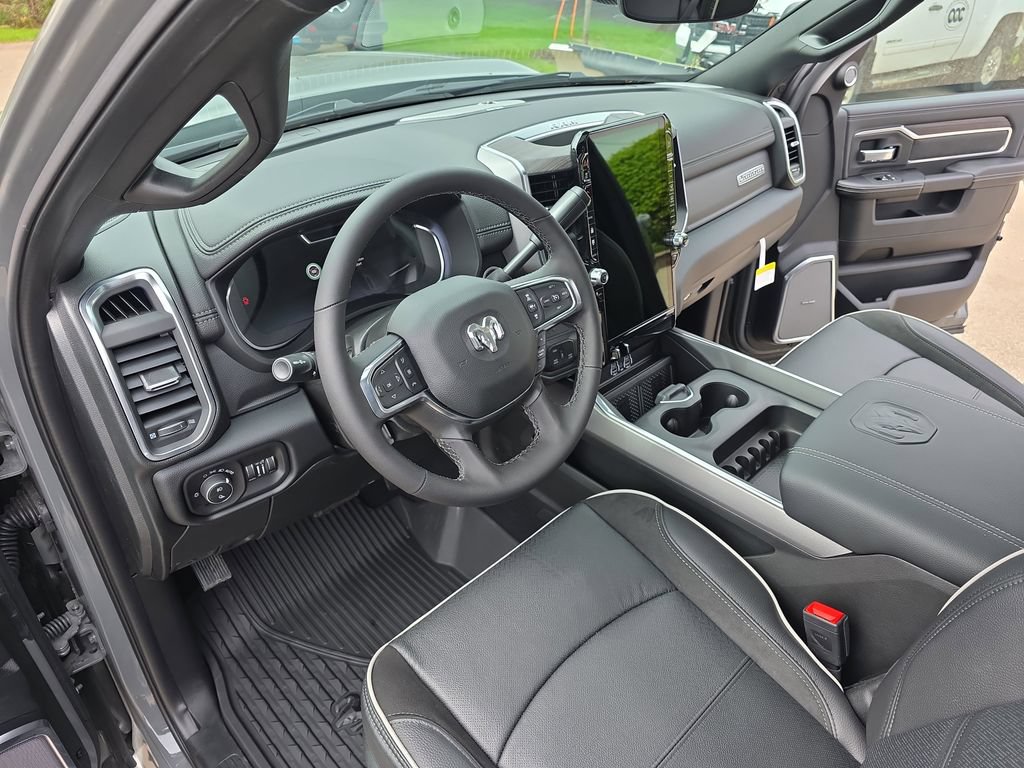New 2026 RAM 2500 Laramie AWD/4WD image 15