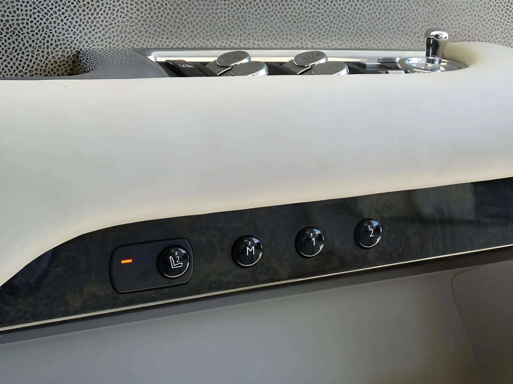 Used 2014 Rolls-Royce Wraith RWD image 11