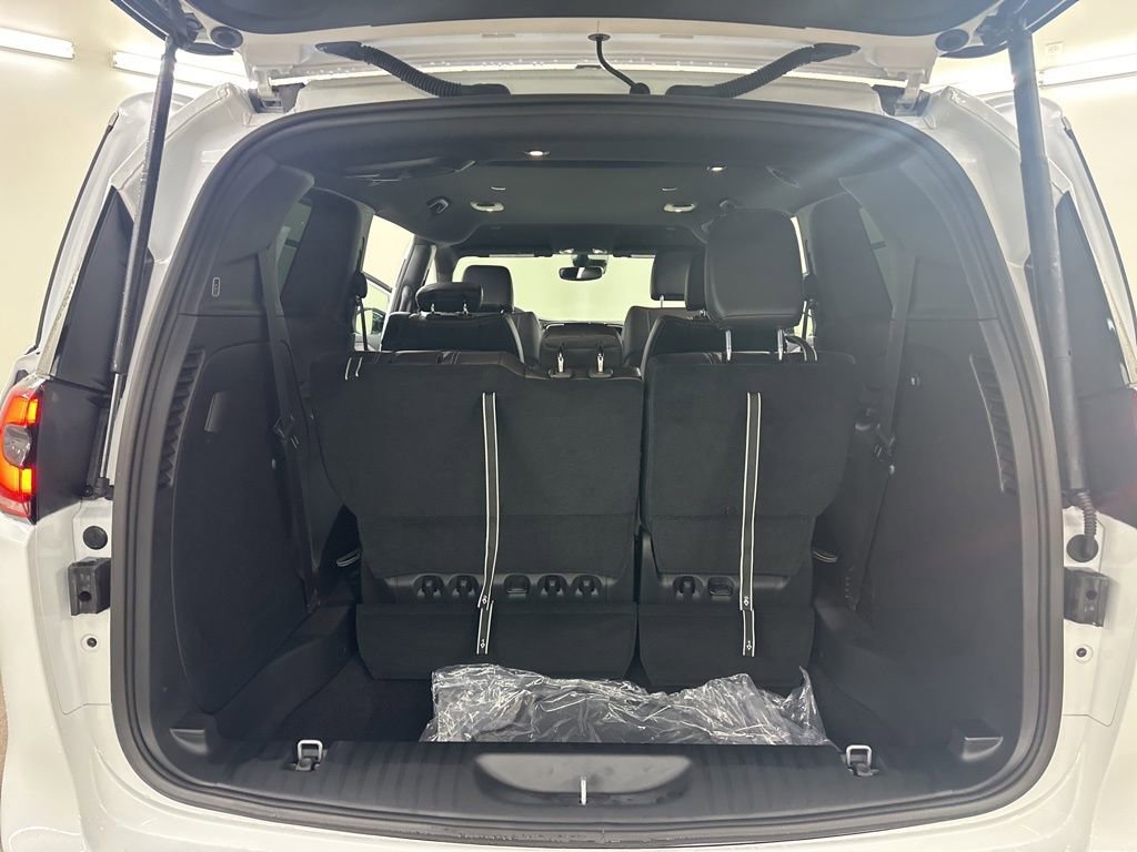 New 2026 Chrysler Pacifica Select image 23