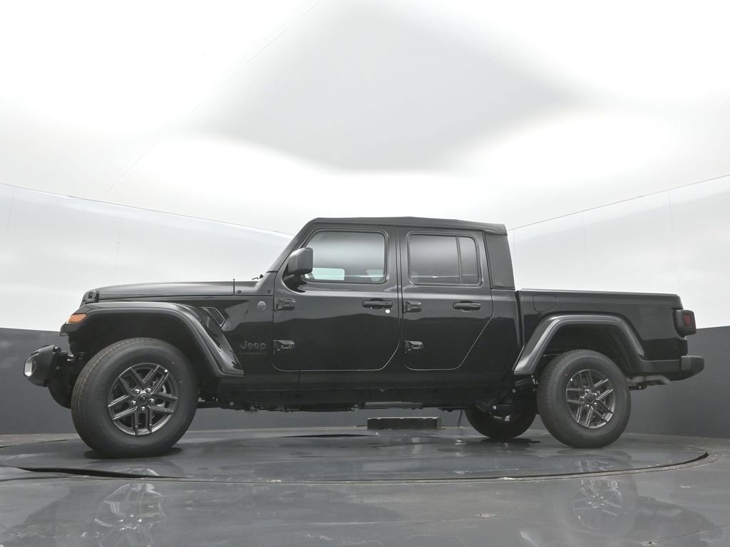 New 2025 Jeep Gladiator Sport AWD/4WD image 11