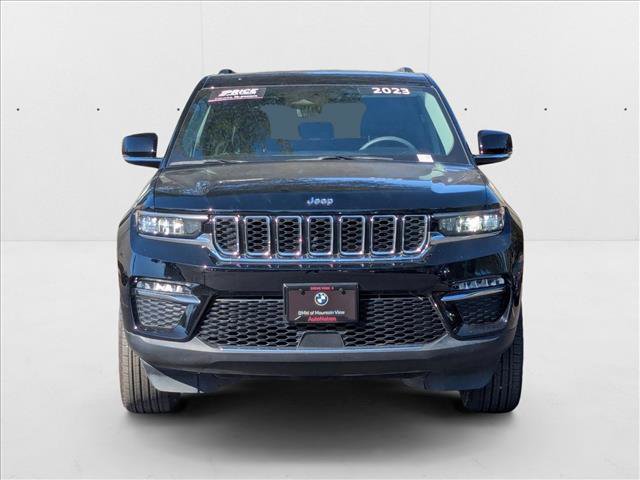 Used 2023 Jeep Grand Cherokee Limited image 2