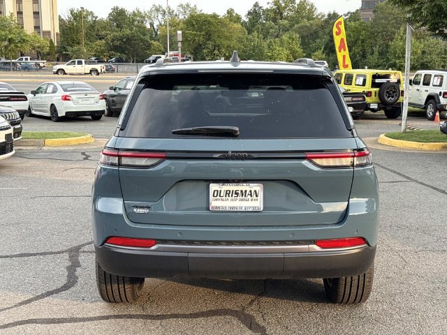 New 2026 Jeep Grand Cherokee Limited w/ Limited Altitude Package AWD/4WD image 3